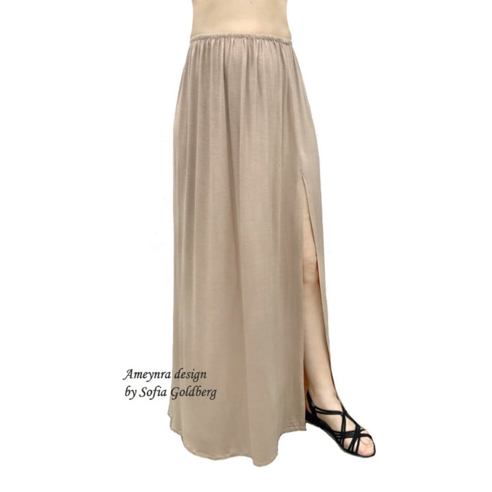 Dark-sand color 1-slit skirt. Straigh. Rayon. Size L. Long. New. Ameynra design